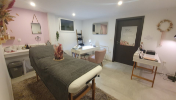 Laura de la Cabine de Beauté Privée pour elles